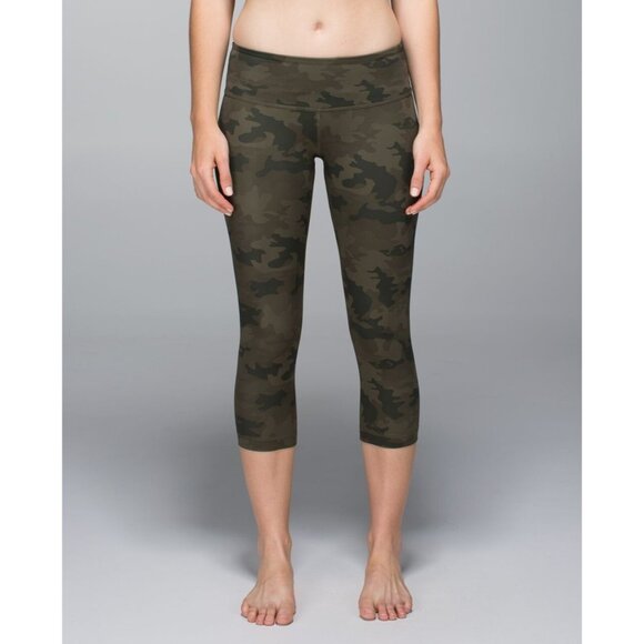 Lululemon Leggings Wunder Under Savasana Camo Capri Crop Luxtreme - Picture 2 of 10